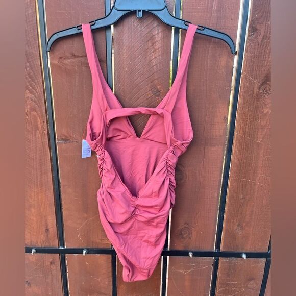 L*Space Brick Sydney One Piece Swimsuit Plunge Neck Ruched size 6 - Picture 3 of 4